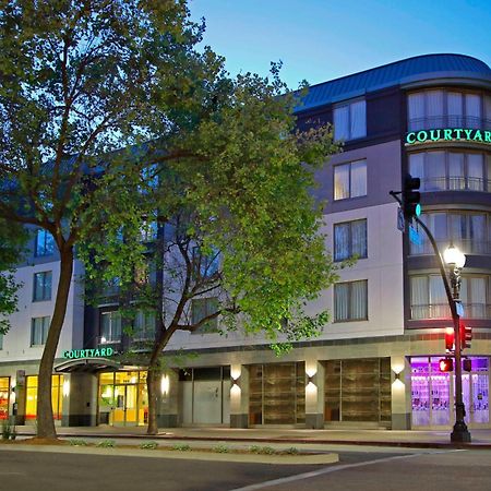 Courtyard Oakland Downtown Hotel Exterior photo