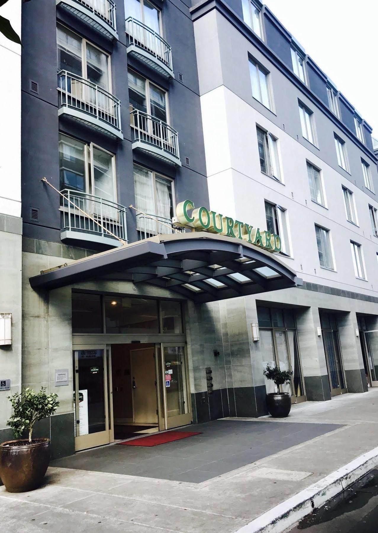 Courtyard Oakland Downtown Hotel Exterior photo
