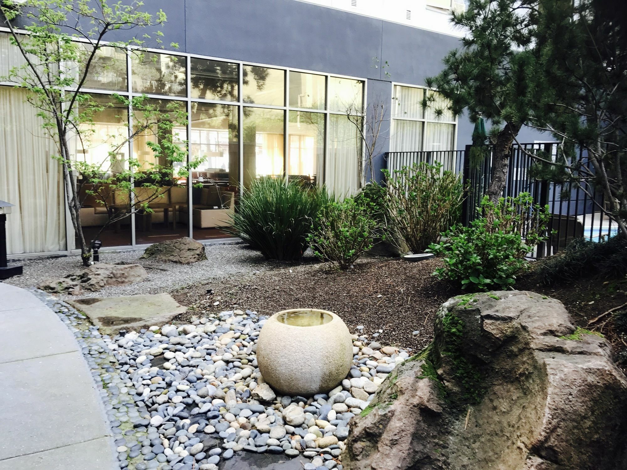 Courtyard Oakland Downtown Hotel Exterior photo